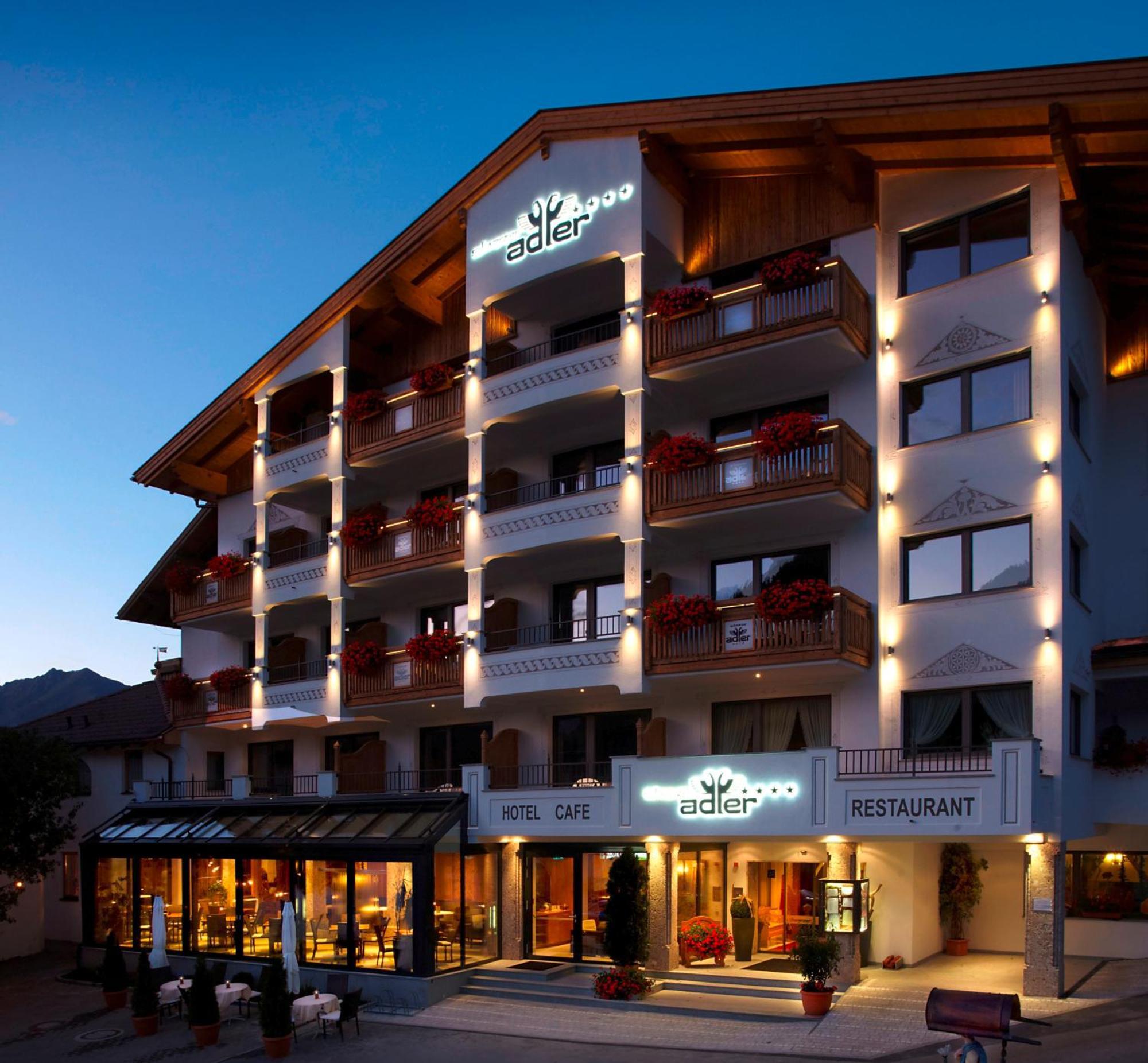 Hotel Schwarzer Adler Nauders Exteriör bild