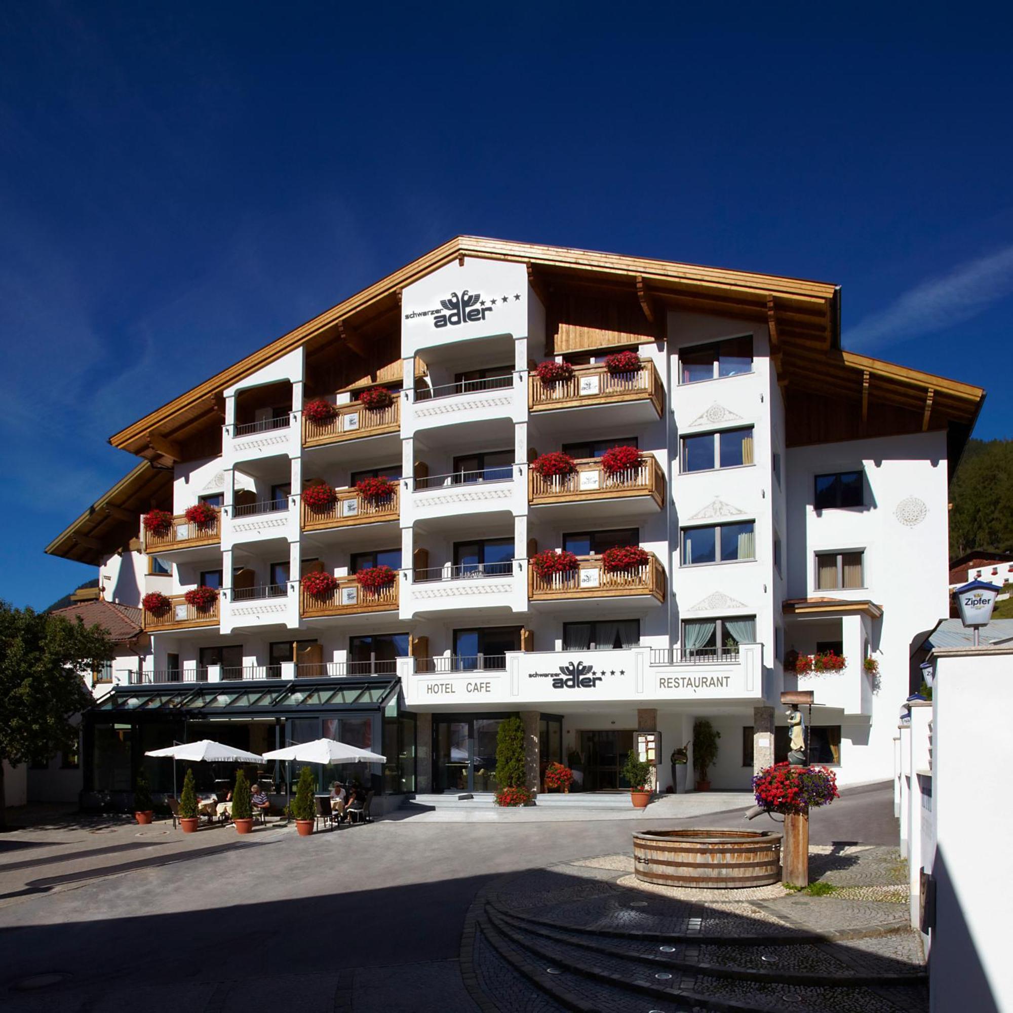 Hotel Schwarzer Adler Nauders Exteriör bild